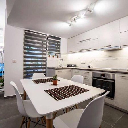 Brand New Aprt With Backyard In Lycabettus Hill ! Apartman Athén Kültér fotó