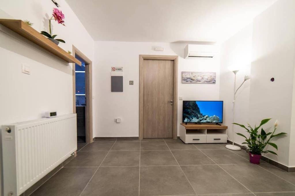 Brand New Aprt With Backyard In Lycabettus Hill ! Apartman Athén Kültér fotó