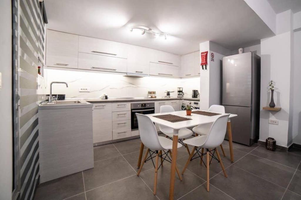 Brand New Aprt With Backyard In Lycabettus Hill ! Apartman Athén Kültér fotó